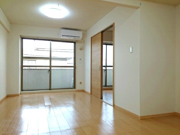 レポサール弥勒寺 リビング