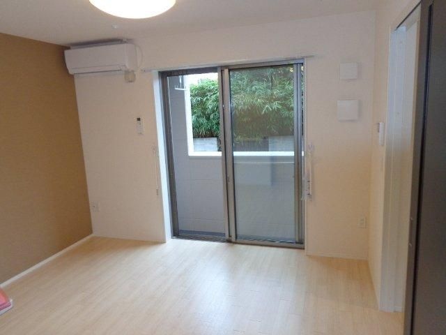 シェネ リビング