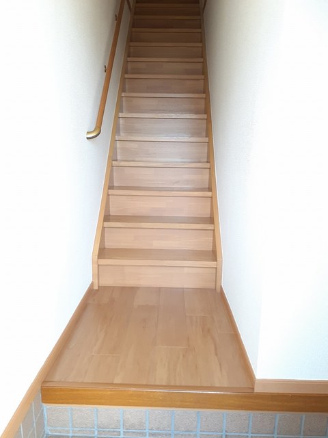 ファミールＢ 玄関