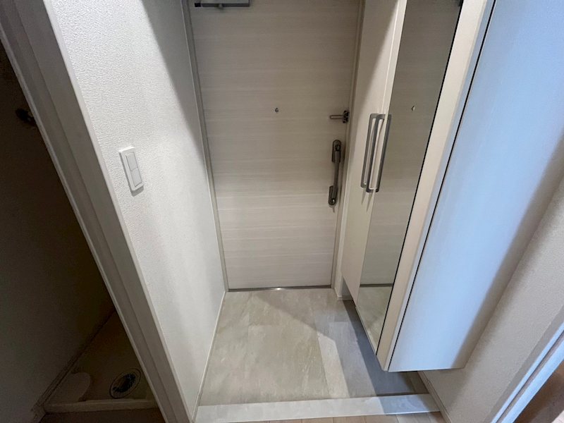 ジョワエムケイ 玄関