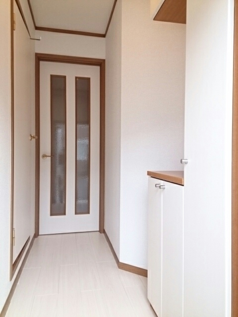 モンラルジュ８番館 玄関