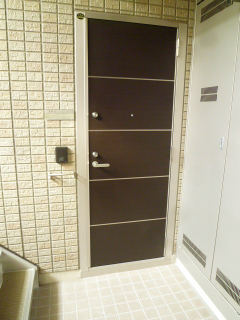 ヴィラージュ川入B 玄関