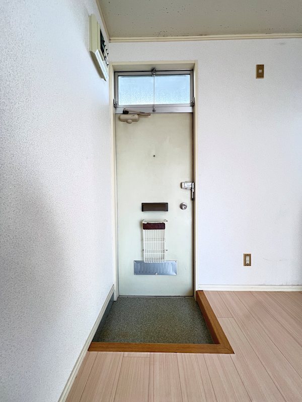 シャレー原宿C棟 玄関