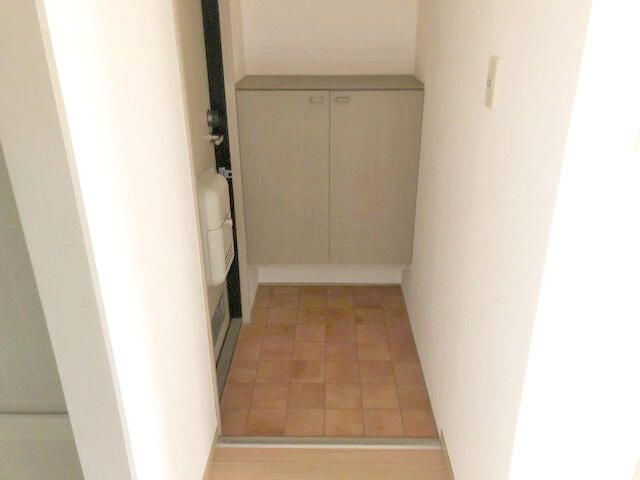 コスモエステート 玄関