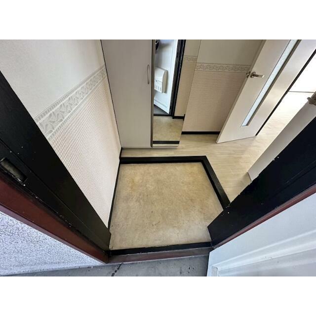 クリスタルハウス相模大塚 玄関