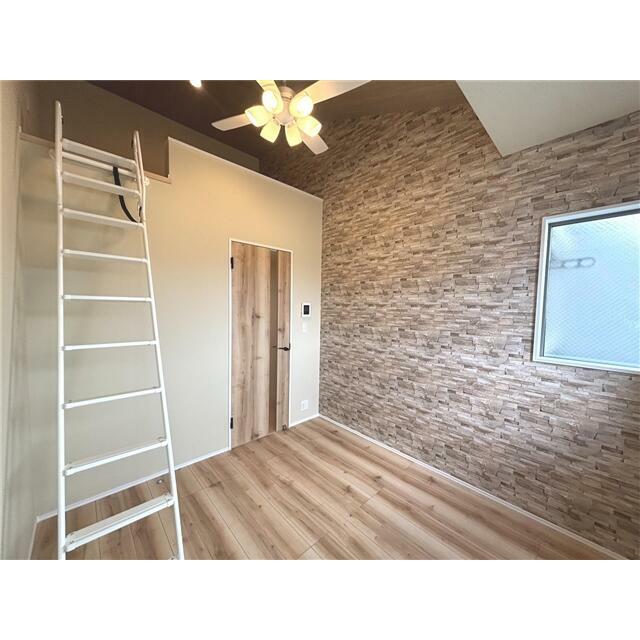 クレッセント リビング