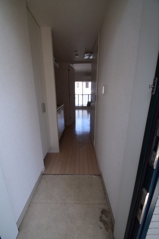 レジディア本厚木 玄関