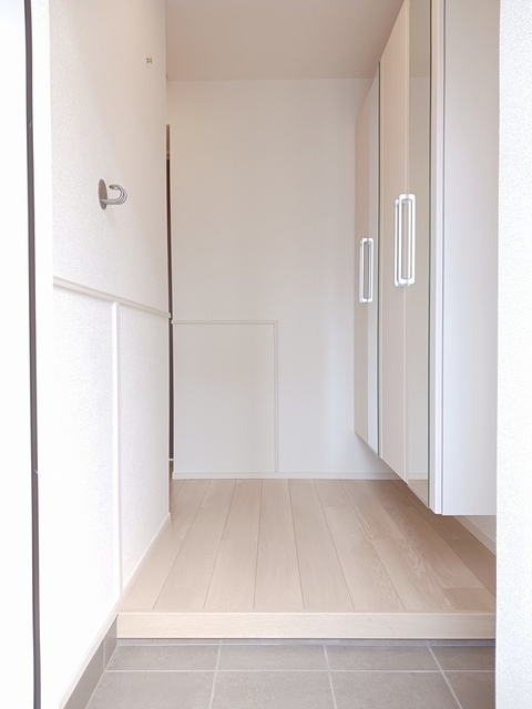 ノーストゥーリバー 玄関