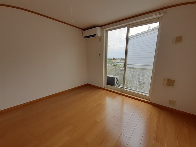 ジョイ・キープ・クニヤン リビング