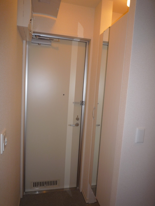 サンロイヤル 玄関