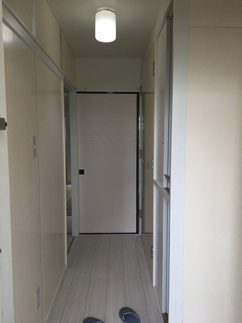 ビレッジハウス鎌倉4号棟 玄関