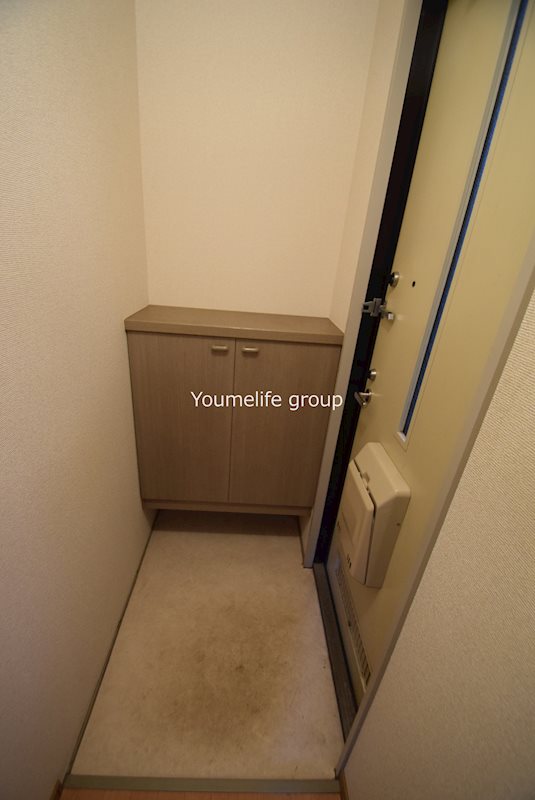 グランパルティールC  玄関