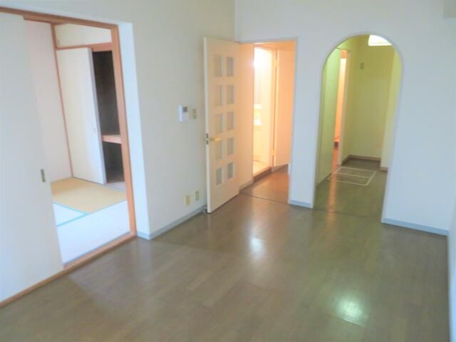 コスモＡｏｉ六会日大前Ⅱ リビング