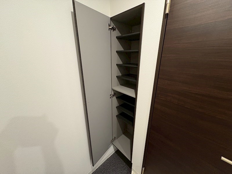 ジーメゾン伊勢原カエルム 玄関