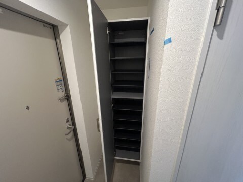 ジーメゾン伊勢原カエルム 玄関