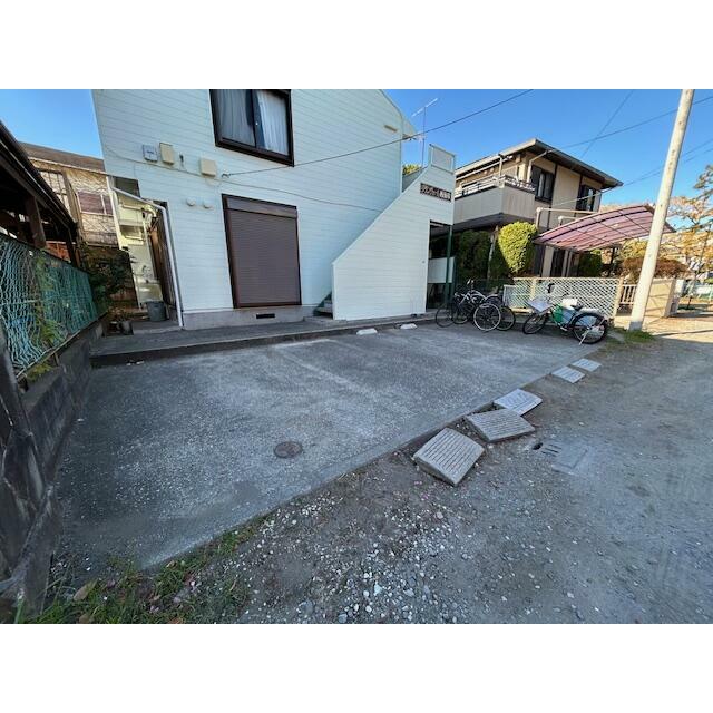 グランデュール西海岸B 駐車場