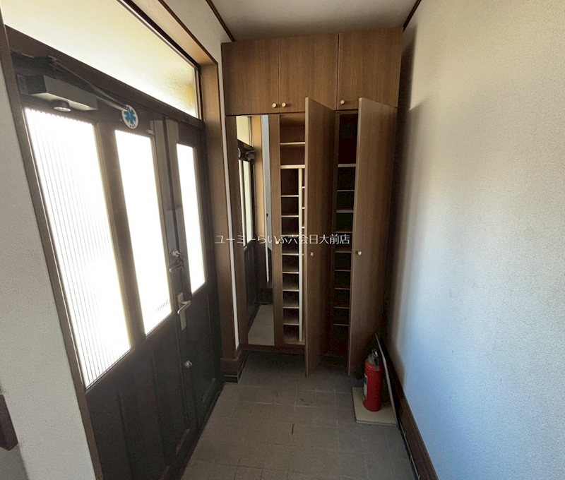 深谷中6丁目戸建 玄関