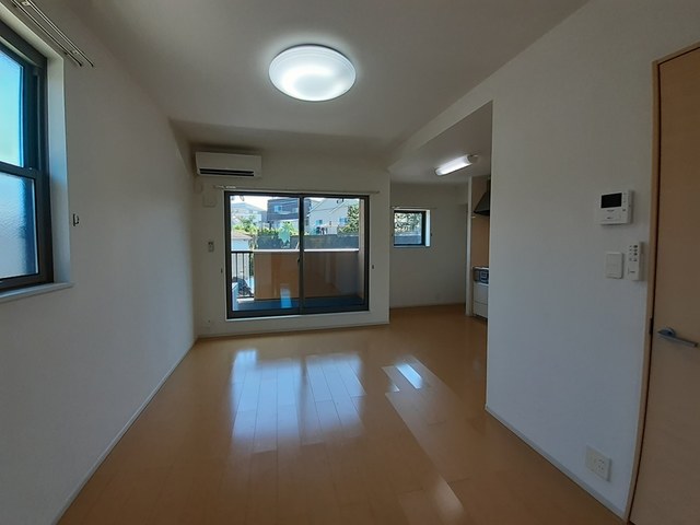 レ・ザンジュ リビング