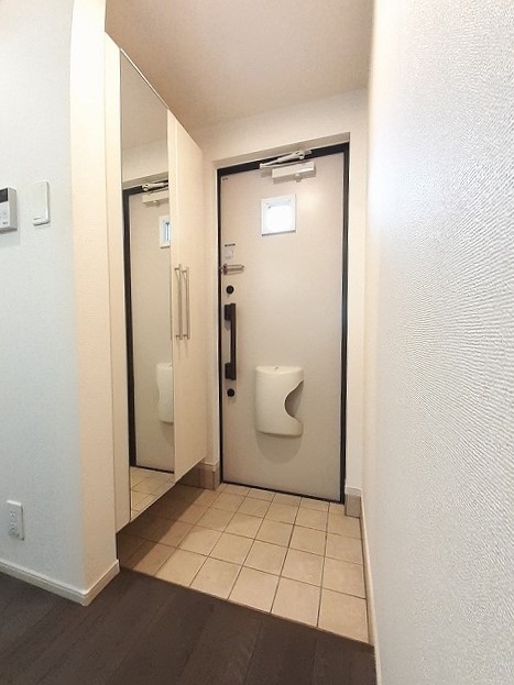 マルイレジデンス湘南Ａ 玄関