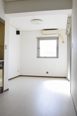 オレンジコート伊勢原 リビング