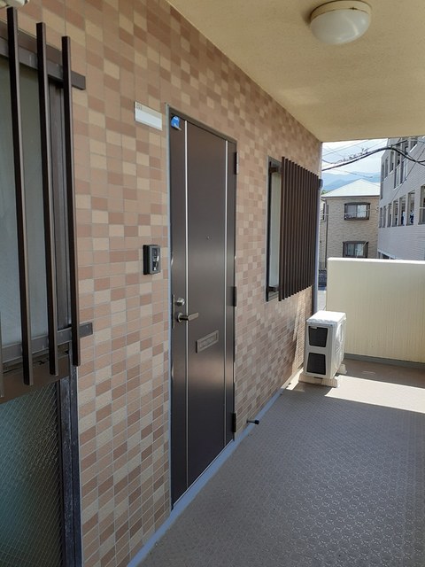 カームＤＥＮ 玄関