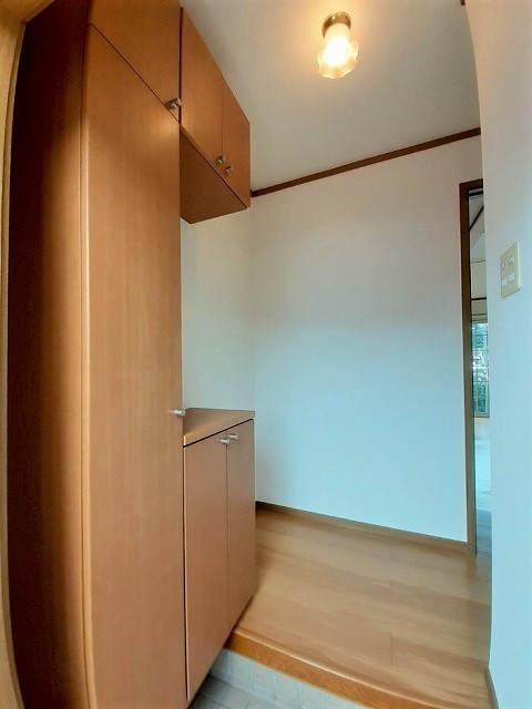 モンラルジュ５番館 玄関