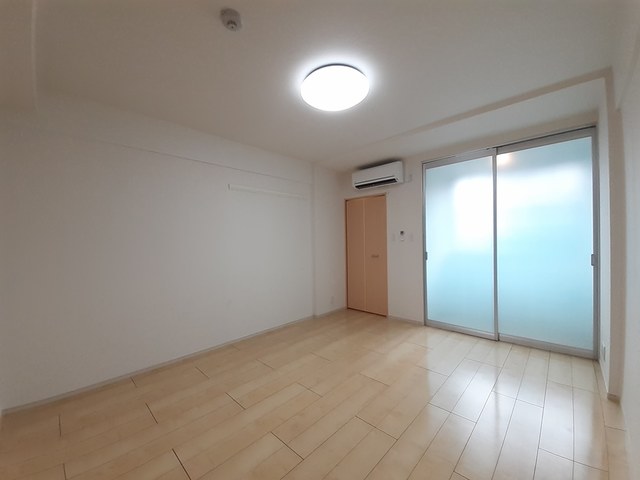 トゥット　フェリーチェ　湘南 リビング