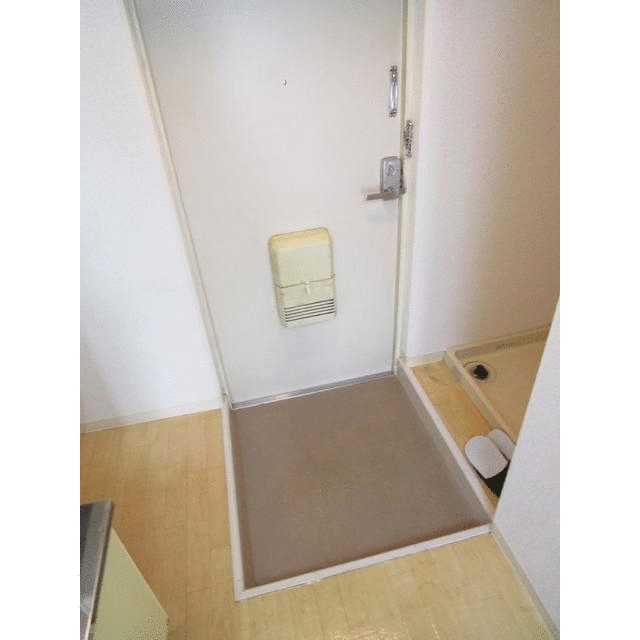 アルビオンシティ厚木 玄関