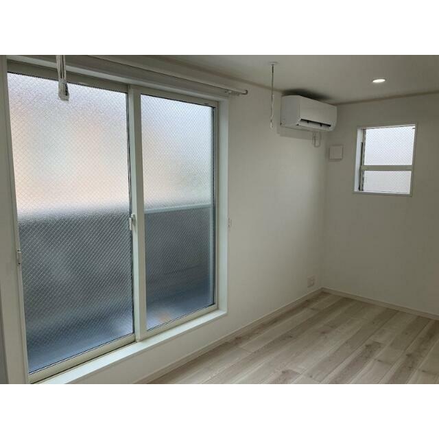 ハーミットクラブハウスＣｈｅｒｒｙ リビング