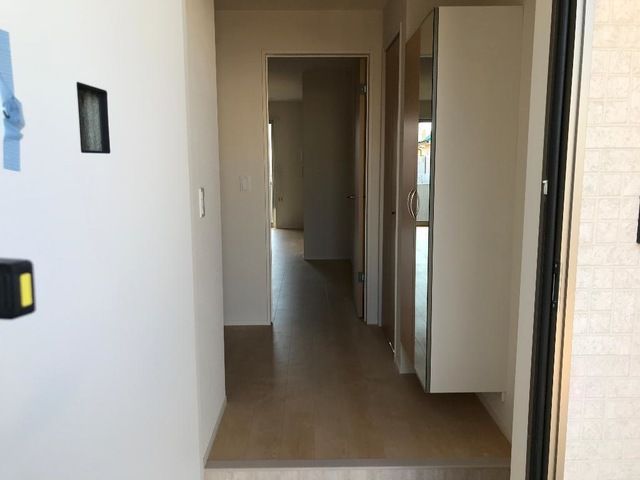 Ｐｌｕｍｅｒｉａ（プルメリア） 玄関