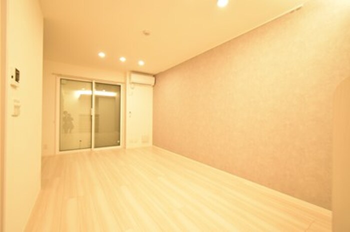 エミグランド愛甲石田 リビング