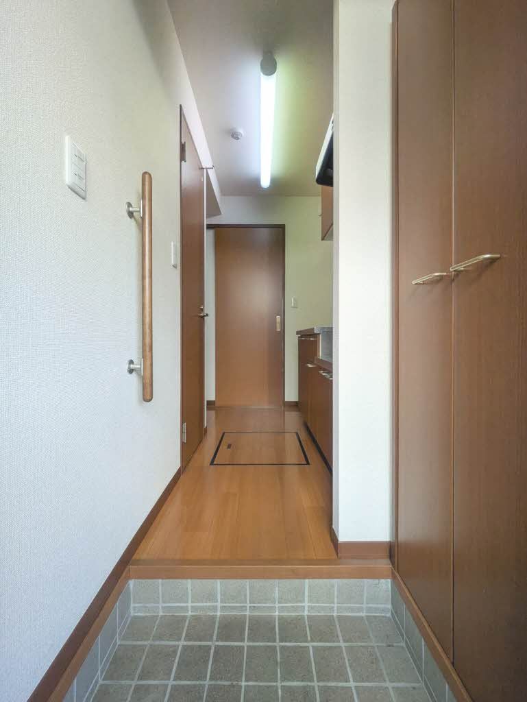 ノールヴィラージュ平塚 玄関