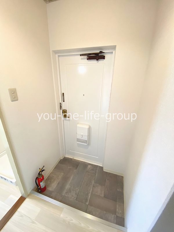 メゾンリヴィエール 玄関