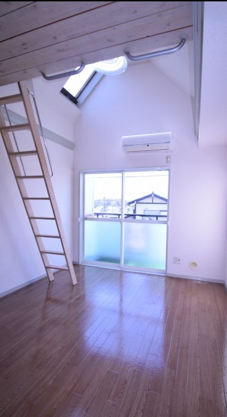 レオパレス古賀 リビング