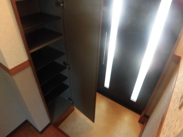 マリーク壱番館 玄関