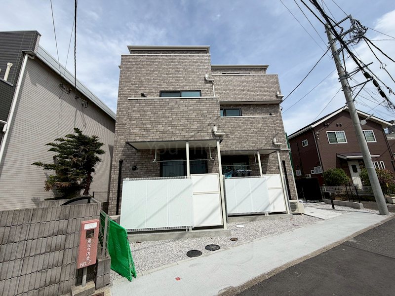 ＱＵＩＥＴ　ＣＲＡＢ　ＨＯＵＳＥ　鎌倉サーフ 201号室 外観