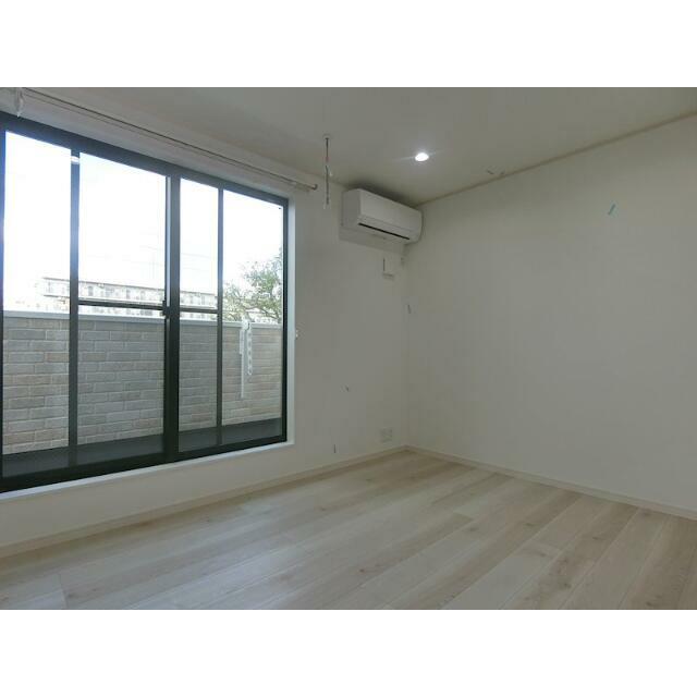 ＱＵＩＥＴ　ＣＲＡＢ　ＨＯＵＳＥ　ｍｉｘ鎌倉（仮） リビング