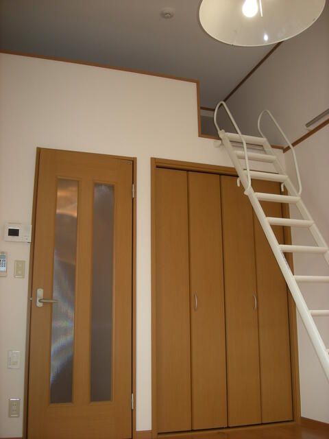 サンカレッジ六会 ベッドルーム