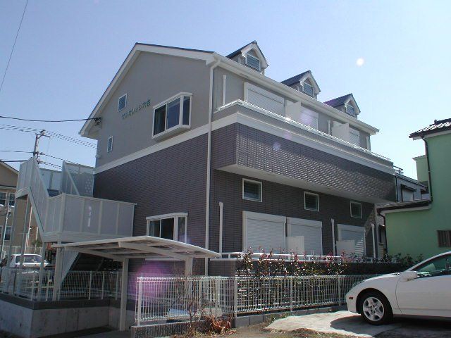 サンカレッジ六会 201号室 外観