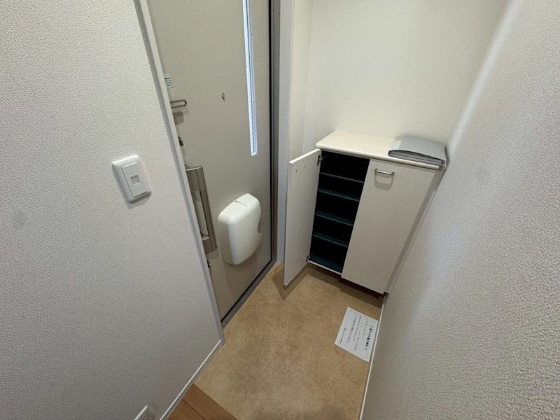 サウス・ウィンドーⅡ 玄関