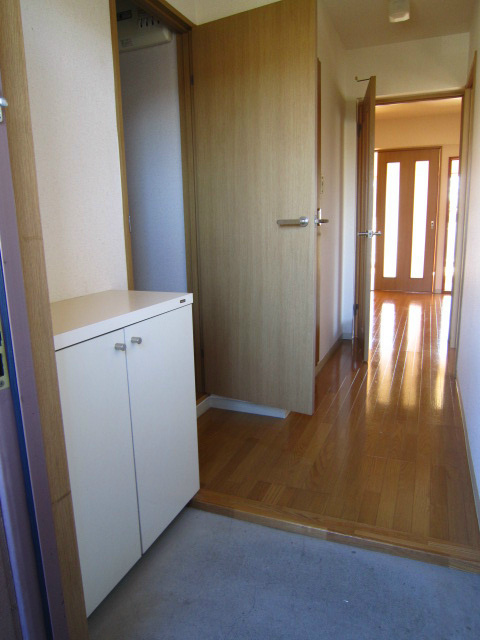 パレスコスモス 玄関