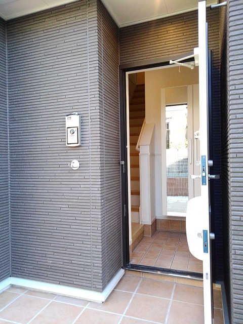 アルコバレーニⅢ 玄関