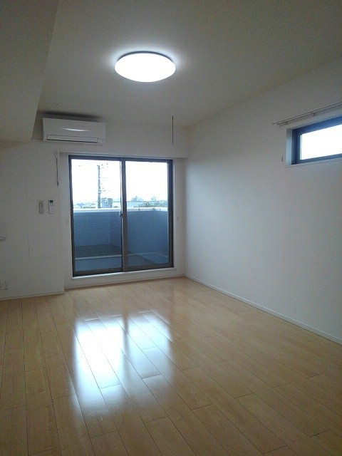 サン　ハッピー　サクター リビング