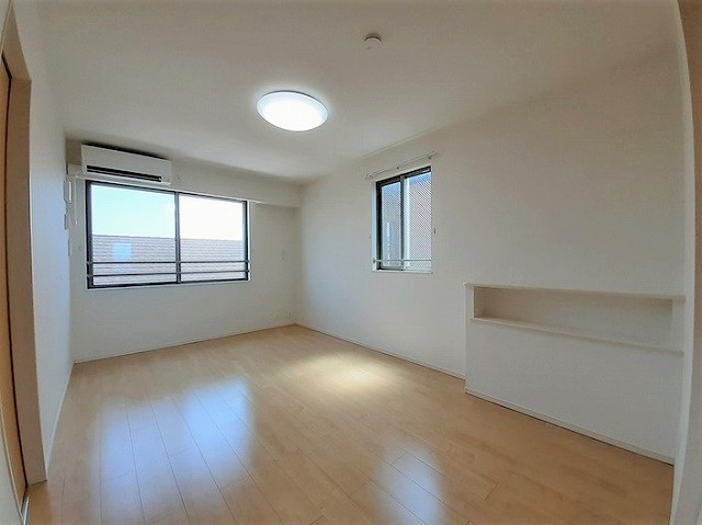 ホワイトウェル湘南 リビング