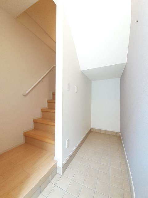 ホワイトウェル湘南 玄関