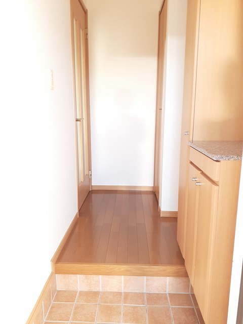 Ｙ．クルメン 玄関