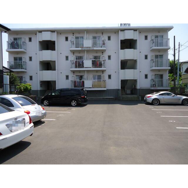 ホワイトハウス 202号室 外観