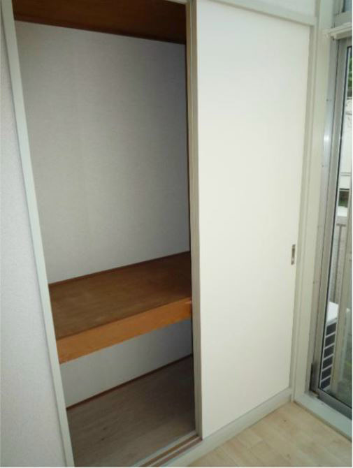 ロイヤルマンション松田 リビング