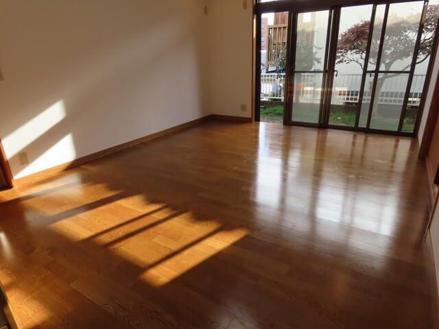 座間市西栗原1丁目戸建 リビング