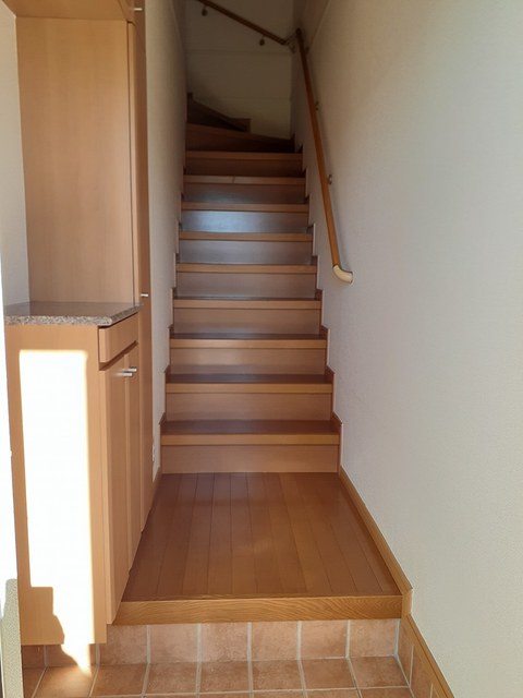 Ｙ．クルメン 玄関